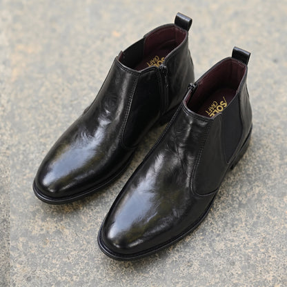 MEN'S BLACK LEATHER CHELSEA BOOTS WITH SIDE ZIP.